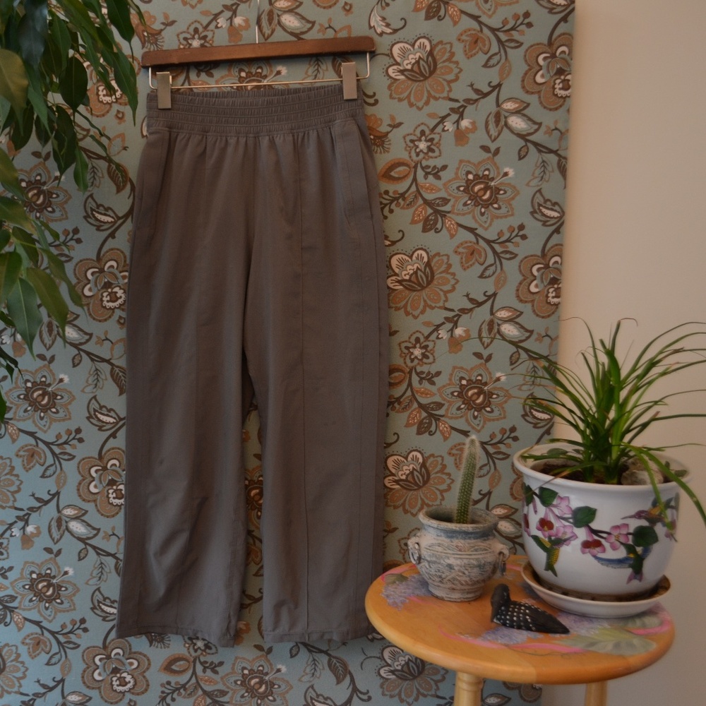 Lululemon the wanderer pants